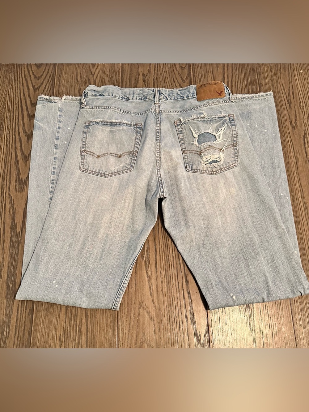 American Eagle Outfitters Light Blue Distressed Relaxed Jeans